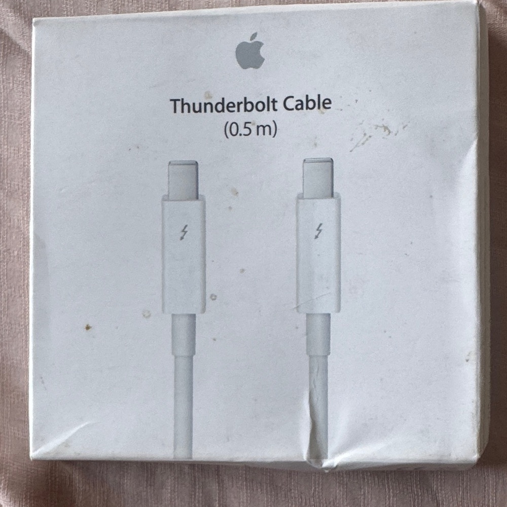 In box Apple Thunderbolt Cable 0.5m White